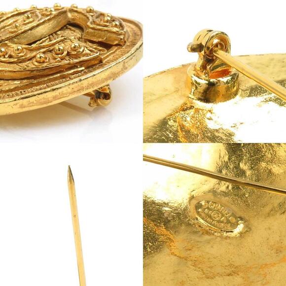 CHANEL Gold Logo Brooch - Picture 5 of 5